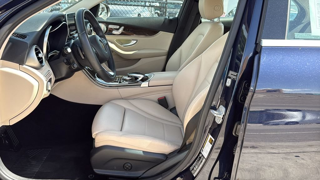 Used 2015 Mercedes-Benz C 300 4MATIC Sedan image 21