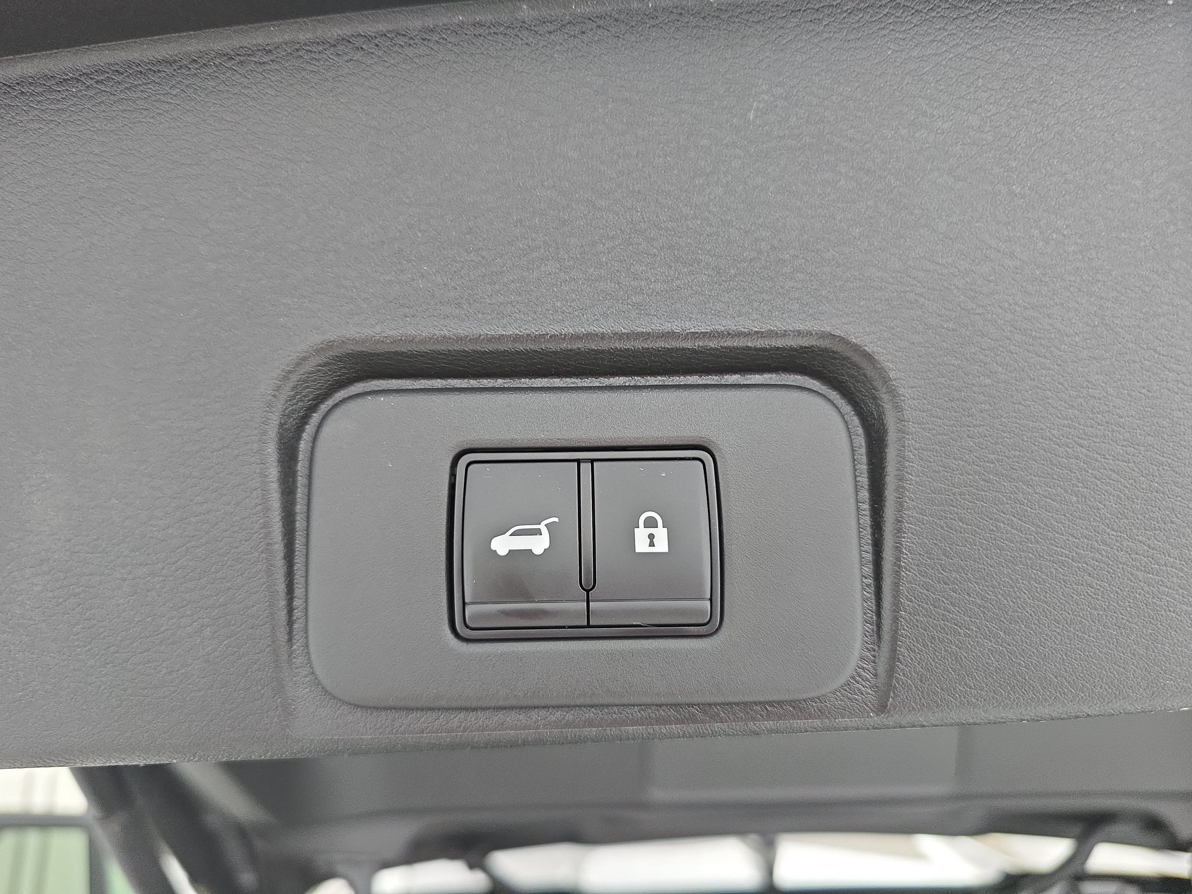 Certified 2025 Nissan Rogue SV FWD image 13