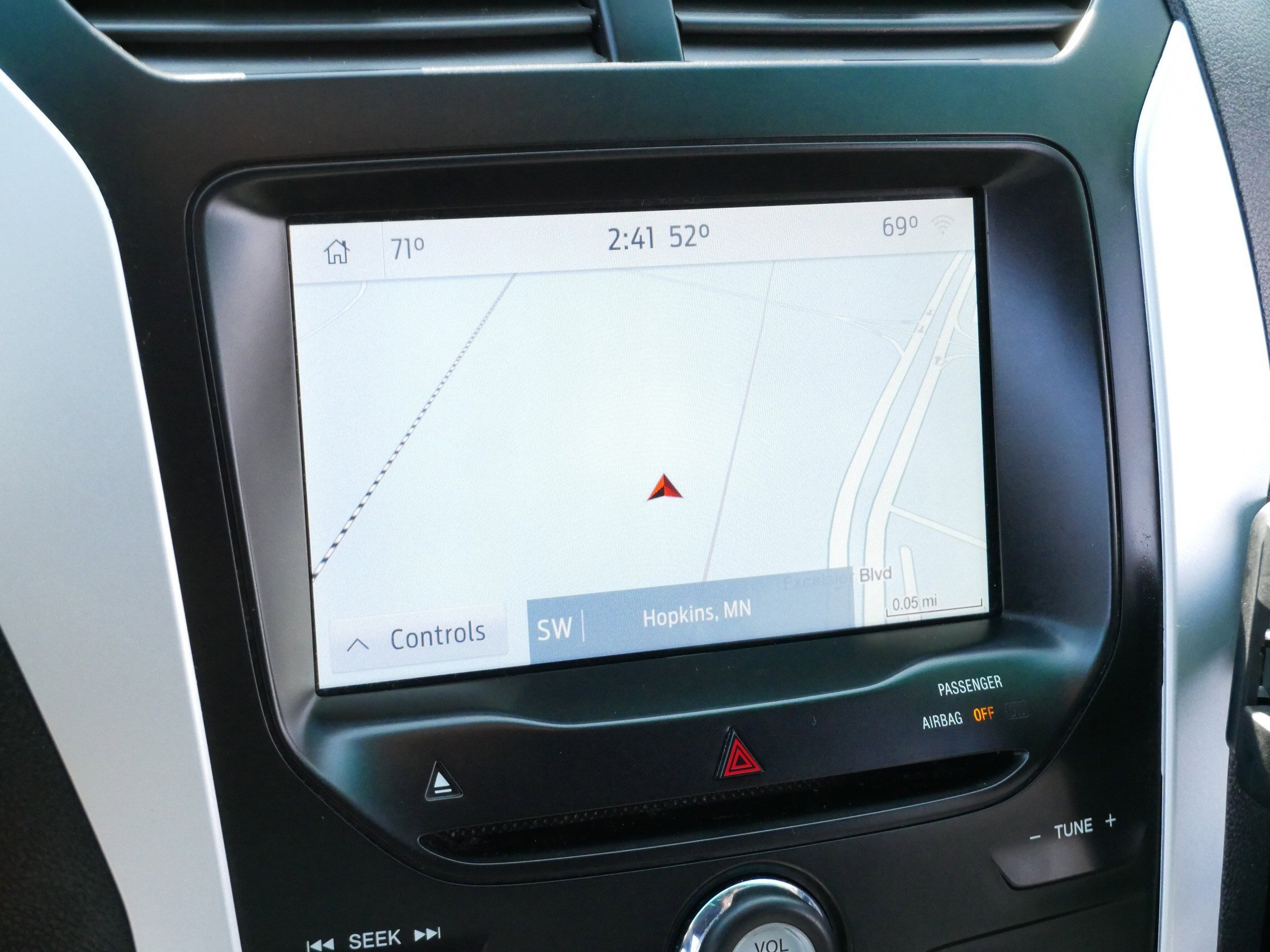 Used 2014 Ford Explorer XLT w/ Equipment Group 202A image 22