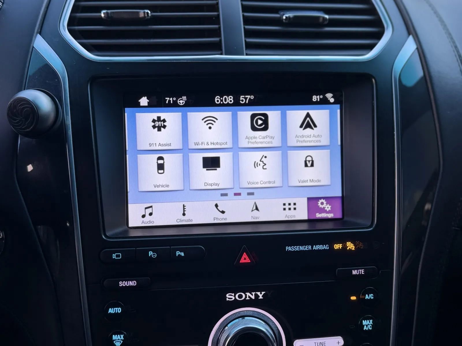 Used 2019 Ford Explorer Platinum image 37