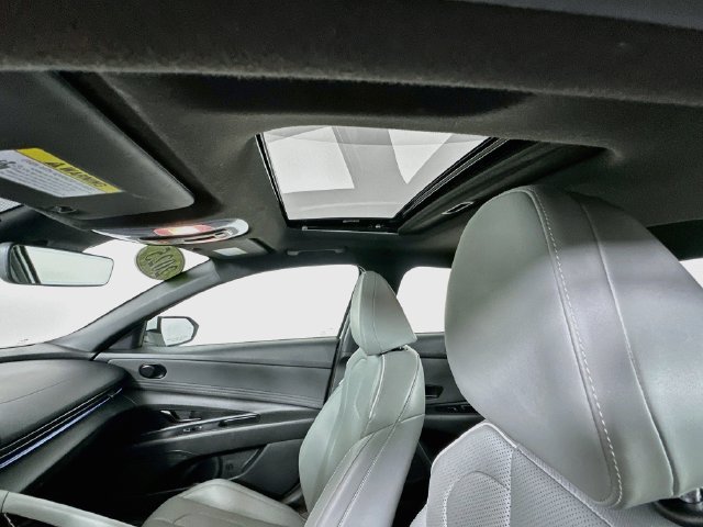 Used 2025 Hyundai Elantra Limited FWD image 22