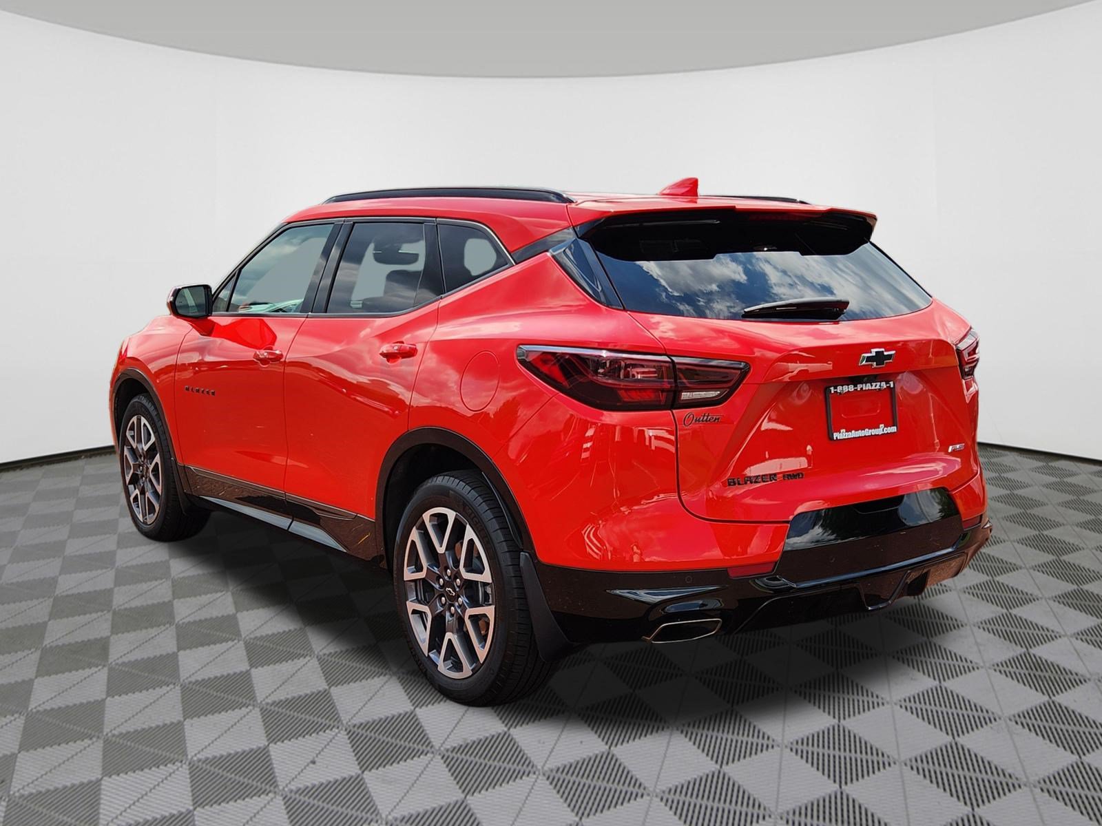 Used 2025 Chevrolet Blazer RS w/ Driver Confidence II Package AWD/4WD image 3