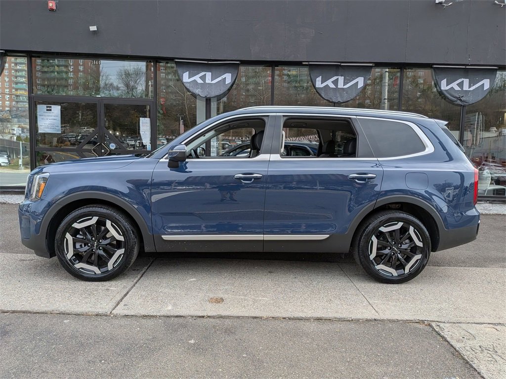 Certified 2023 Kia Telluride S image 12