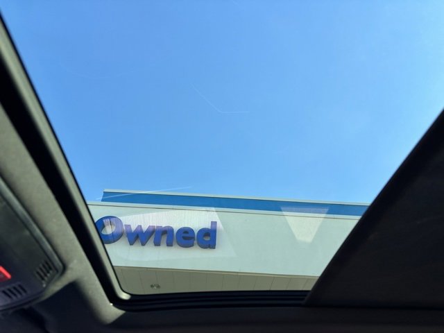 Used 2022 Volkswagen Tiguan SEL R-Line image 23