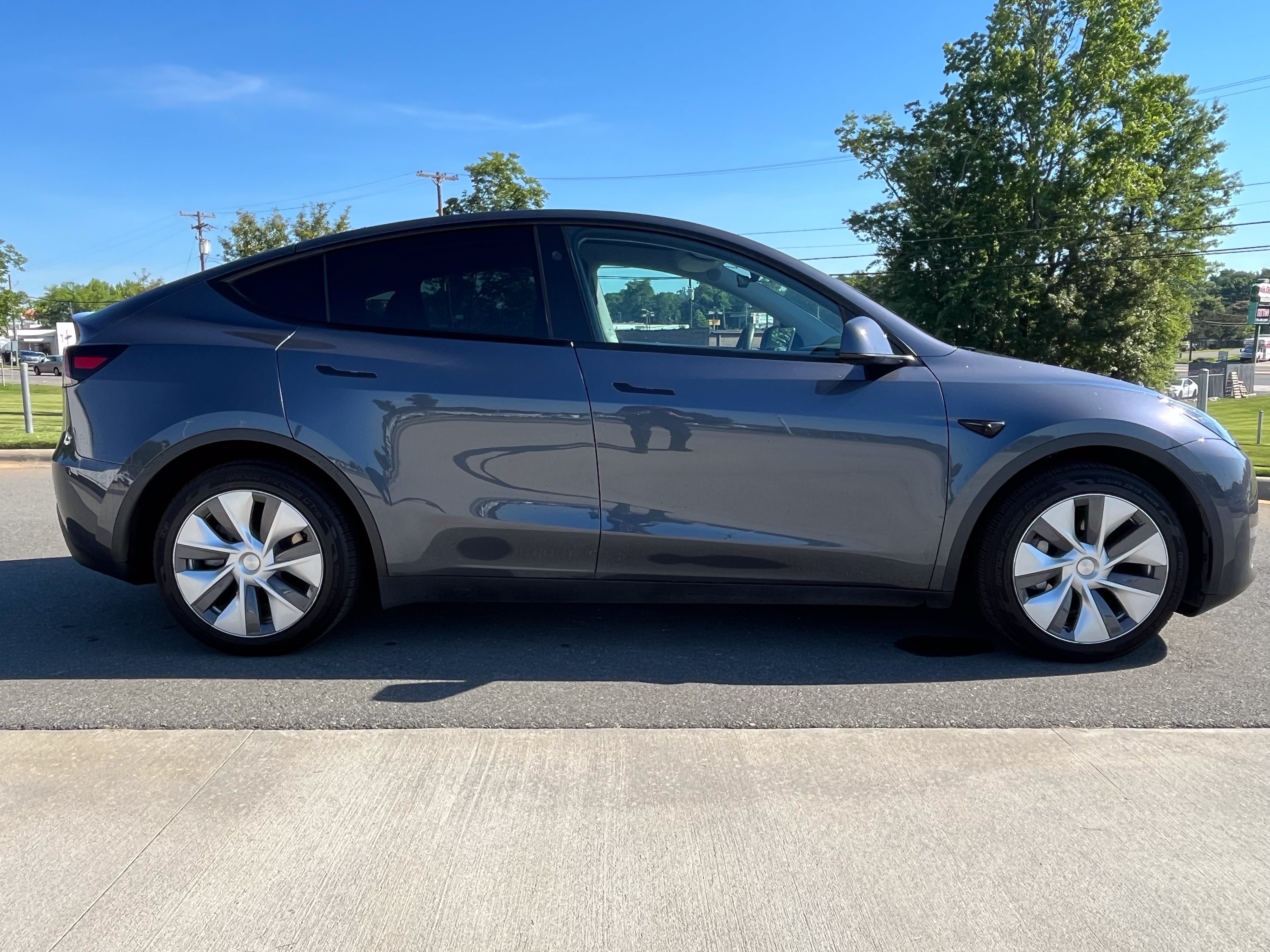 Used 2023 Tesla Model Y Long Range AWD/4WD image 9