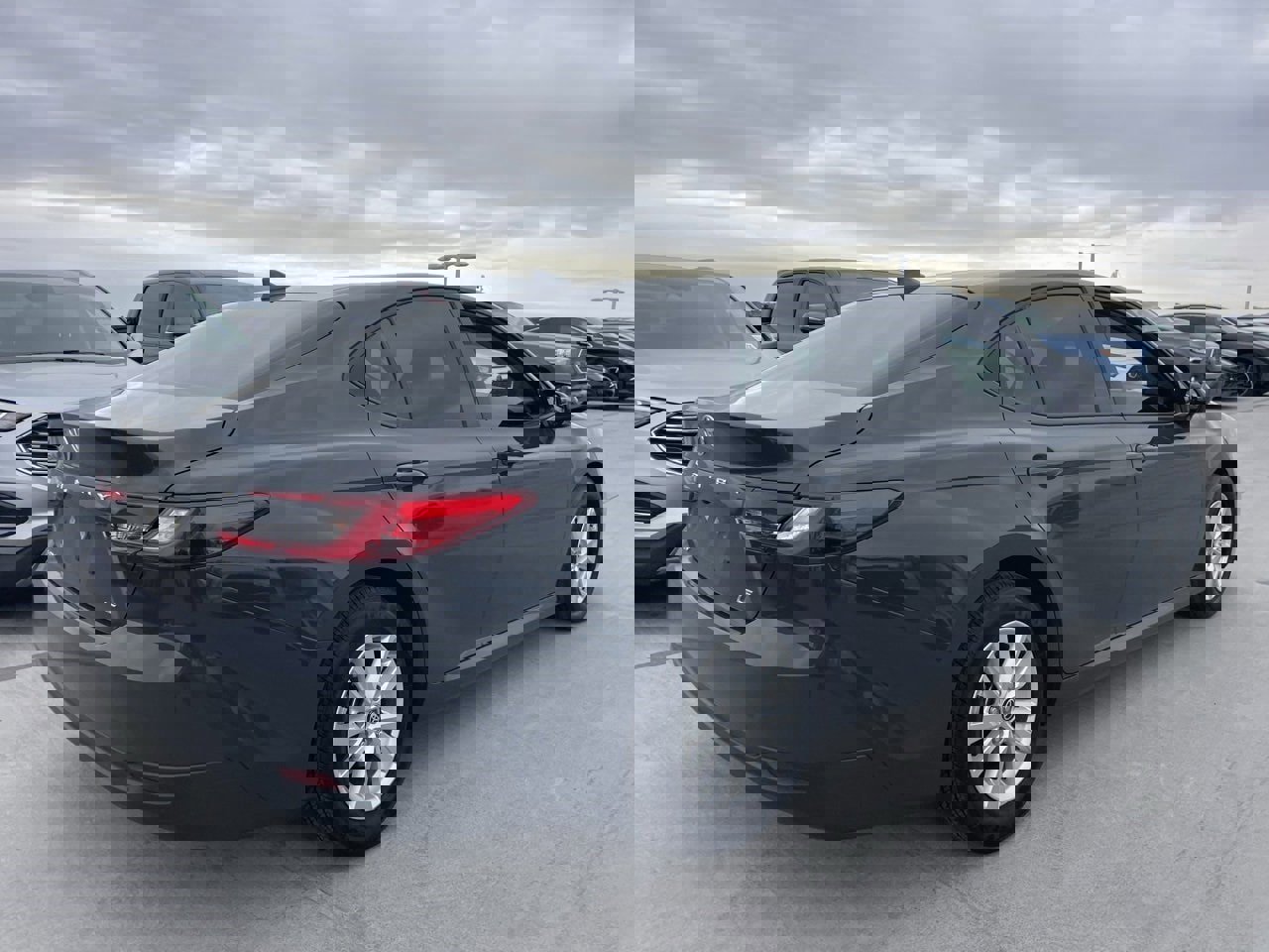 Used 2025 Toyota Camry LE image 2