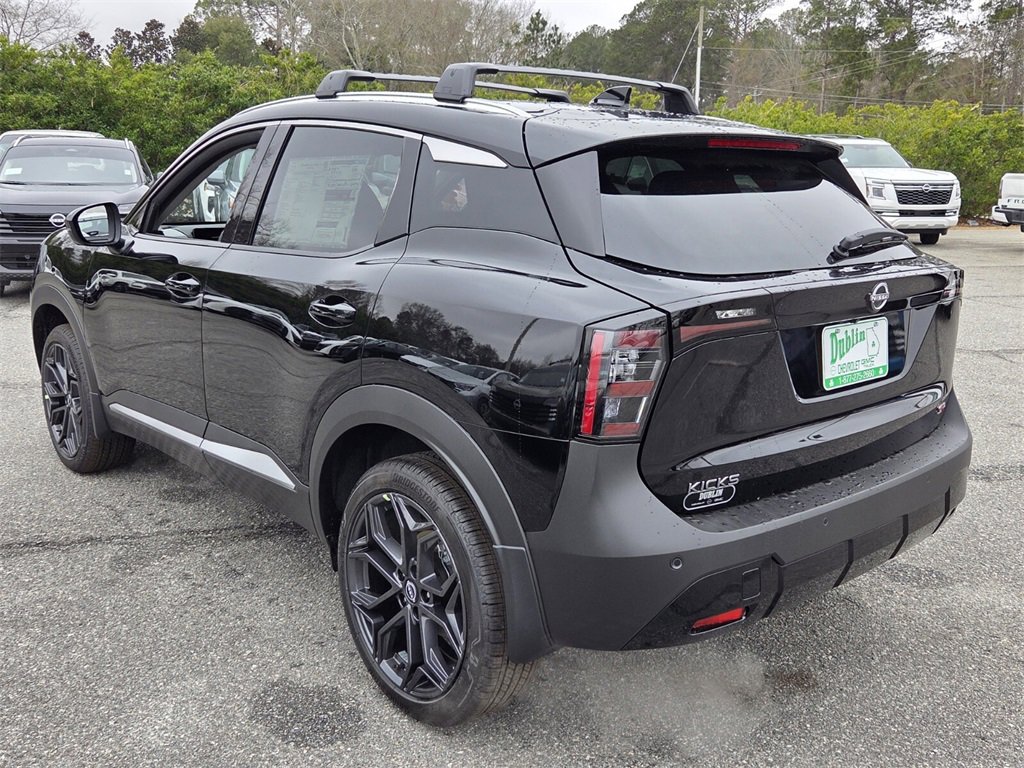 New 2026 Nissan Kicks SR image 8