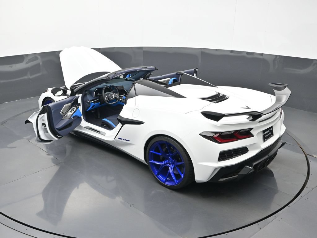 Used 2024 Chevrolet Corvette Z06 RWD image 23