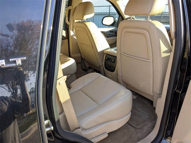 Used 2013 GMC Yukon SLT w/ SLT-2 Equipment Package image 29