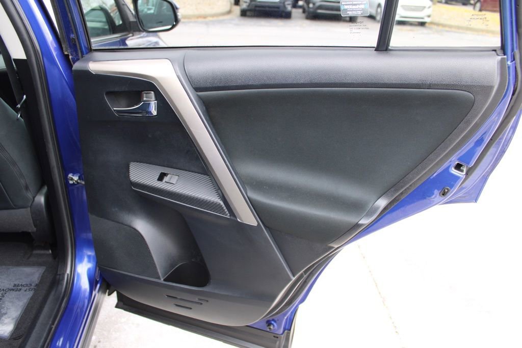Used 2015 Toyota RAV4 XLE image 23