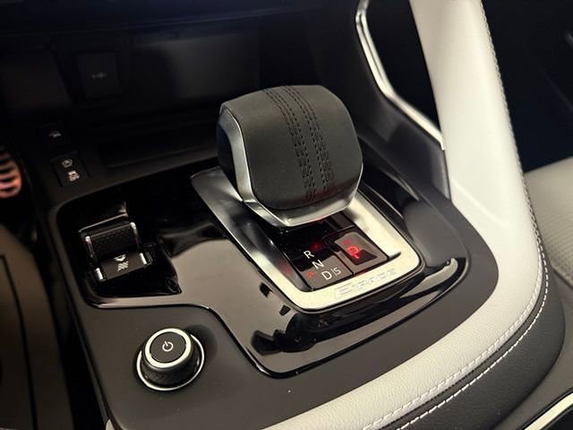 Certified 2024 Jaguar E-PACE R-Dynamic SE image 19
