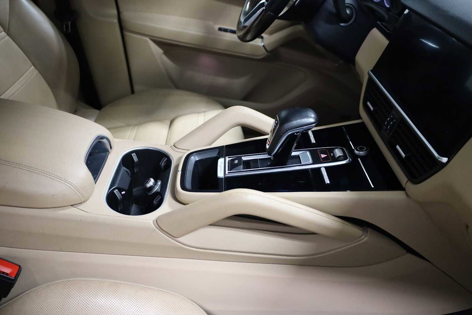 Used 2019 Porsche Cayenne image 21