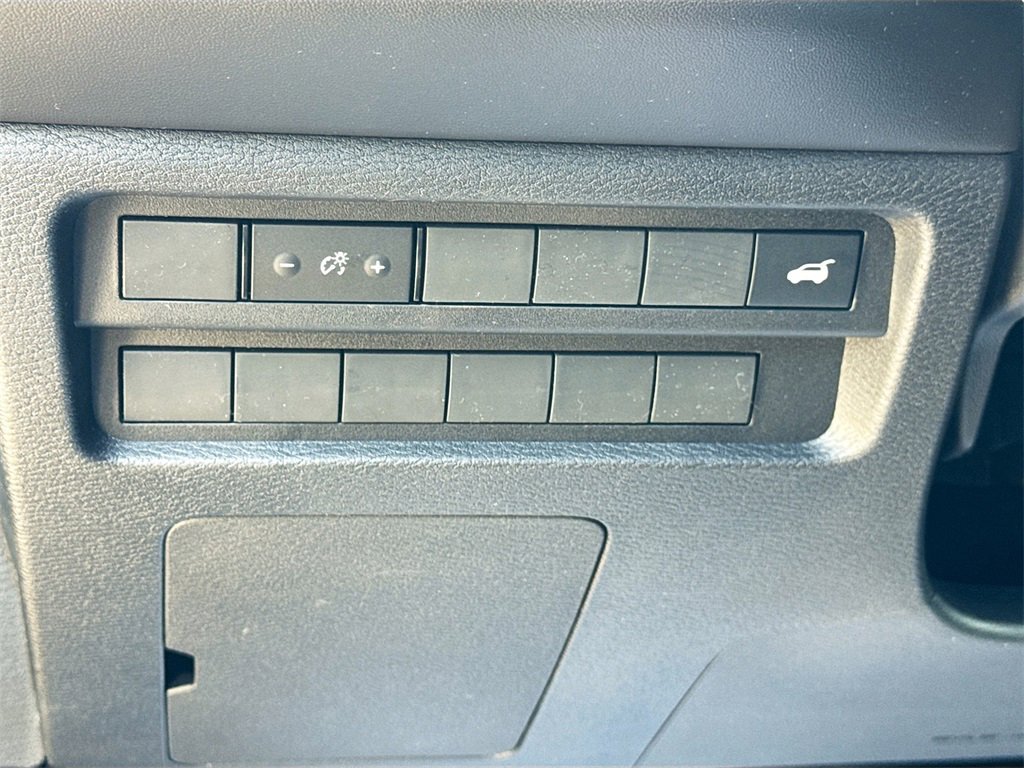 New 2025 Mitsubishi Outlander SE image 10