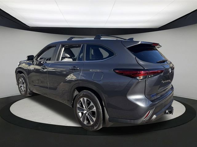 Used 2023 Toyota Highlander XLE image 12