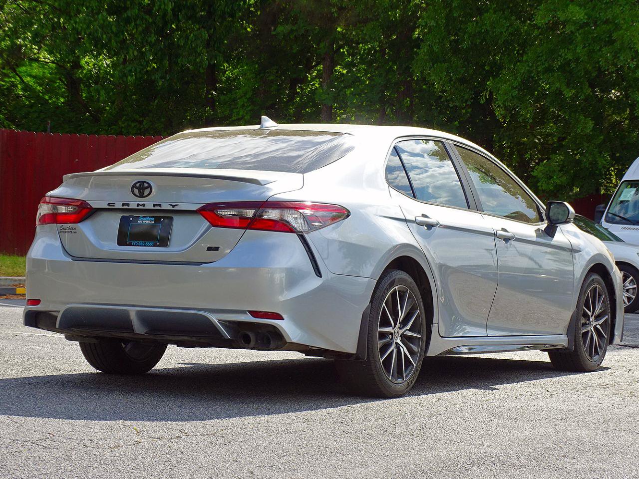 Used 2023 Toyota Camry SE FWD image 9
