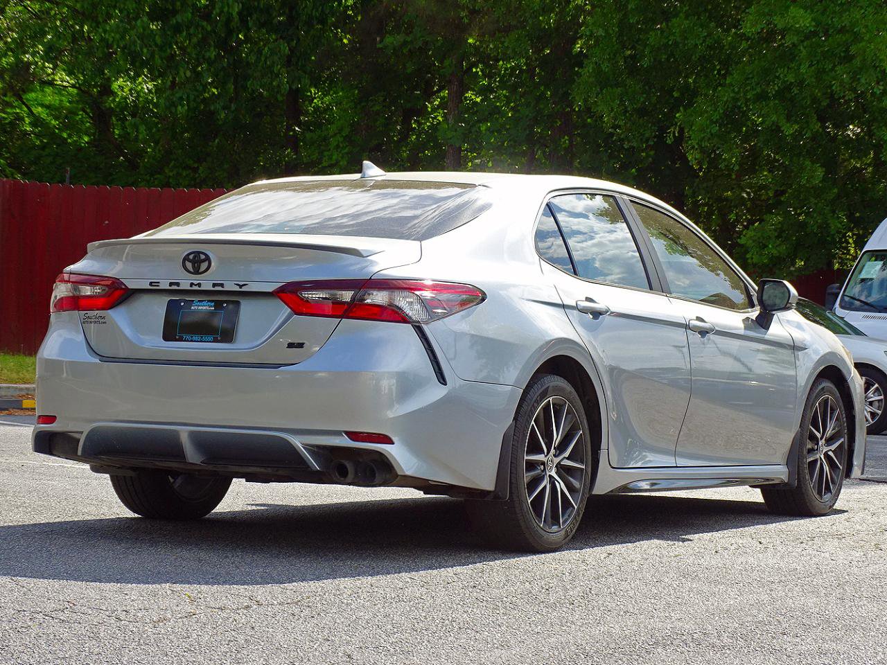 Used 2023 Toyota Camry SE FWD image 9