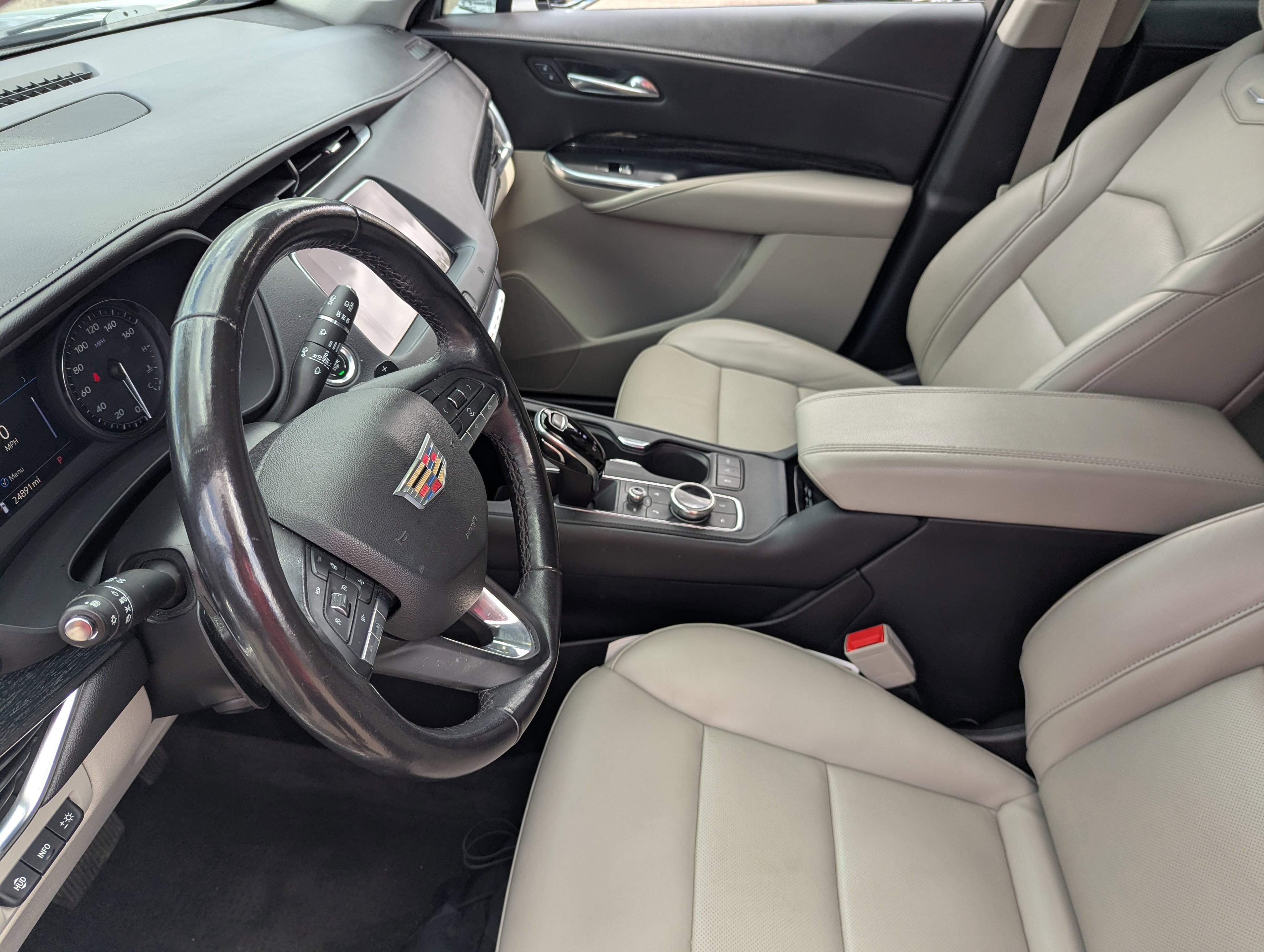 Used 2021 Cadillac XT4 Premium Luxury image 21