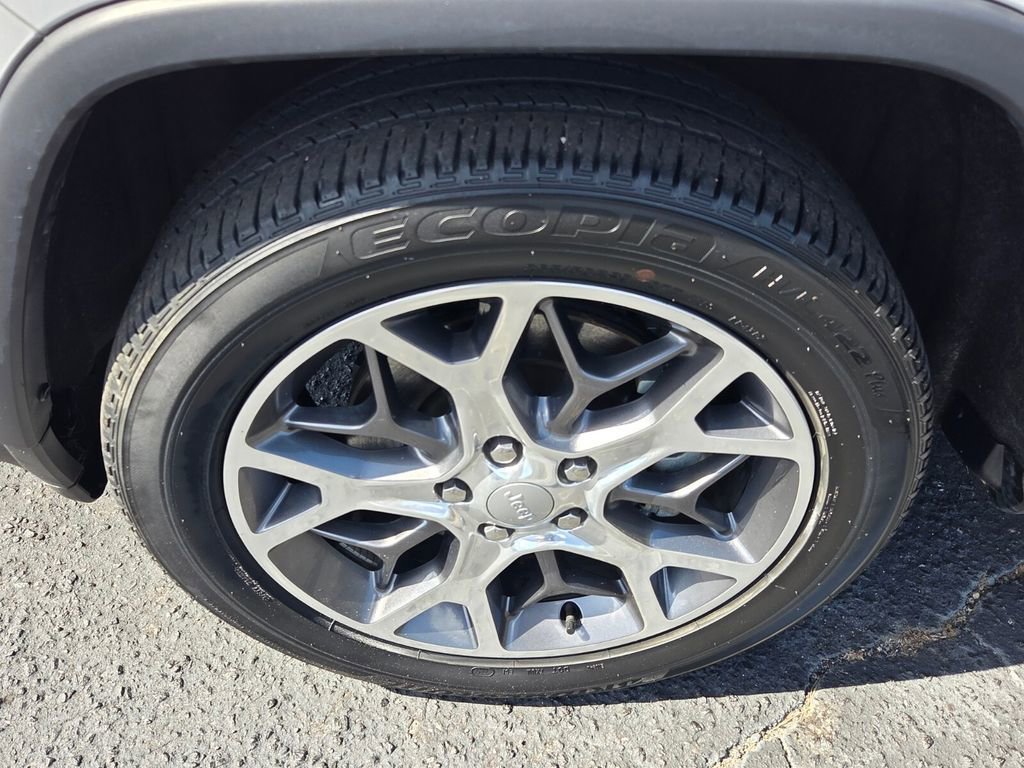 Used 2022 Jeep Grand Cherokee Limited image 17