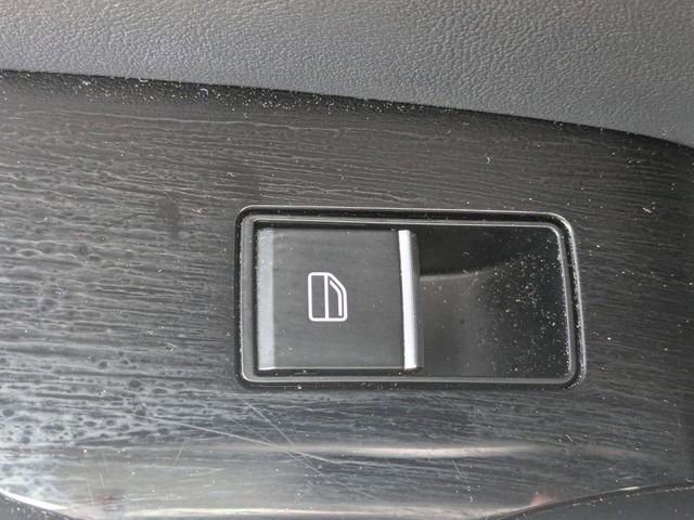 Used 2024 MAZDA MAZDA3 s FWD image 32