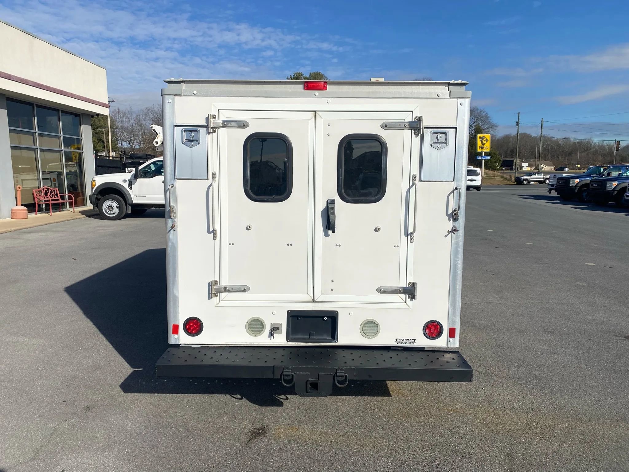 Used 2015 Ford E-350 and Econoline 350 Super Duty w/ Power Windows & Locks Group RWD image 6