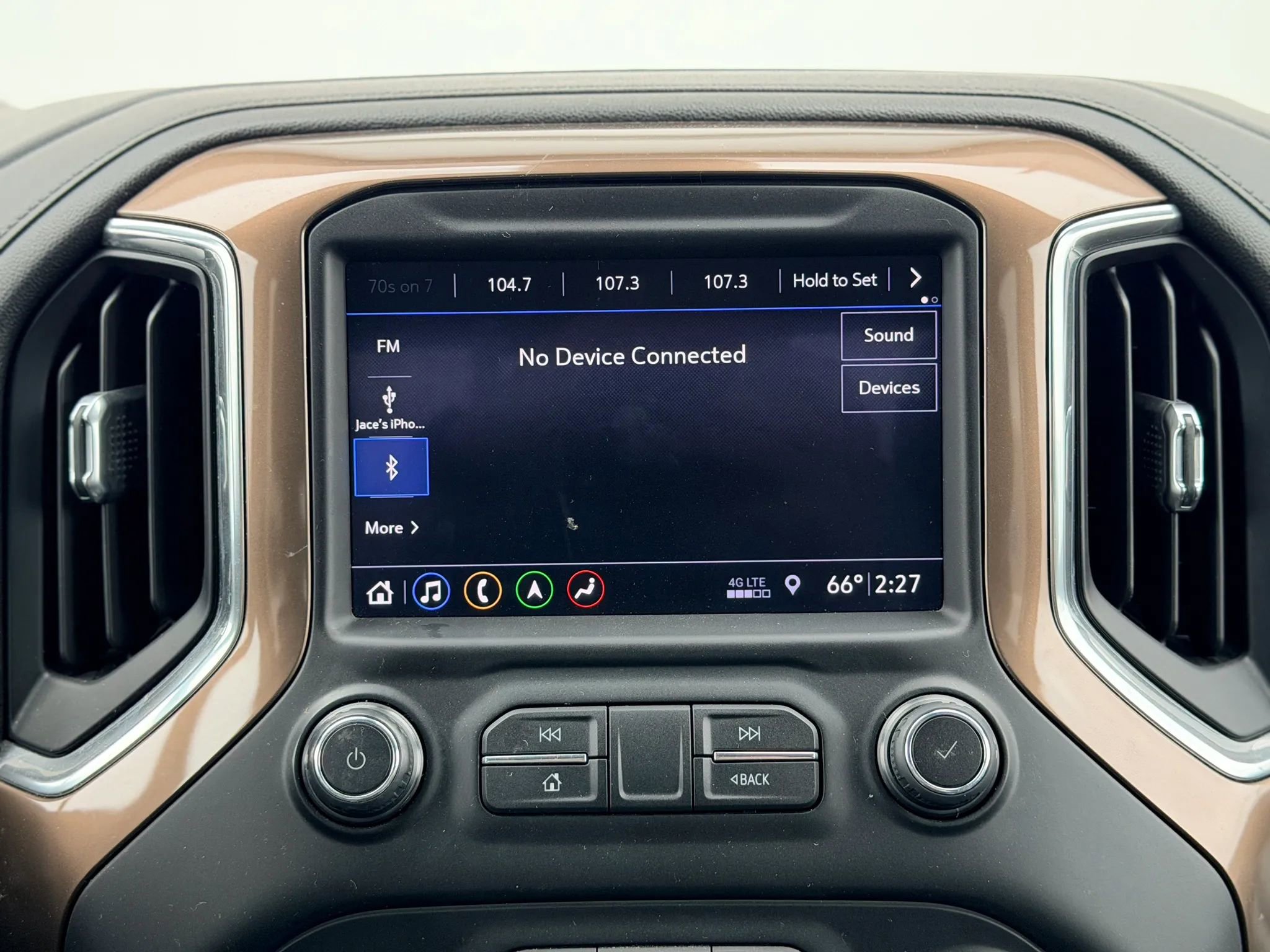 Used 2019 Chevrolet Silverado 1500 High Country w/ Technology Package AWD/4WD image 21