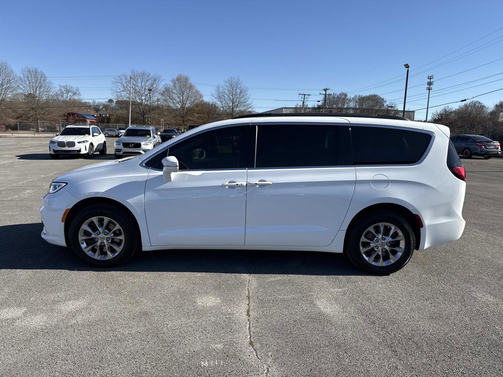 Certified 2022 Chrysler Pacifica Touring-L image 8