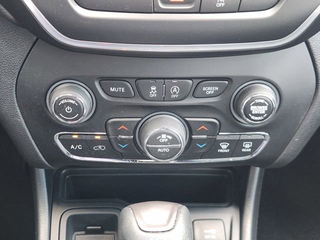 Used 2022 Jeep Cherokee Latitude Lux image 16