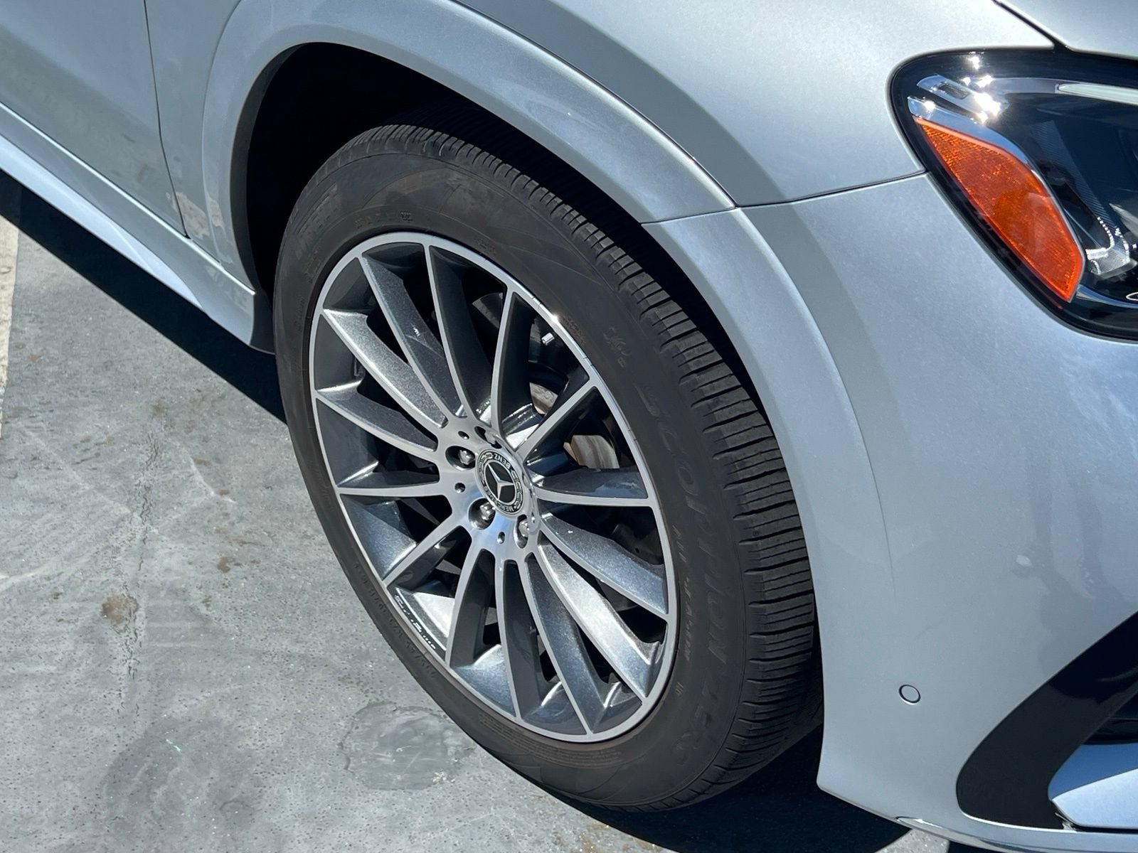 Used 2024 Mercedes-Benz GLE 450 4MATIC image 2