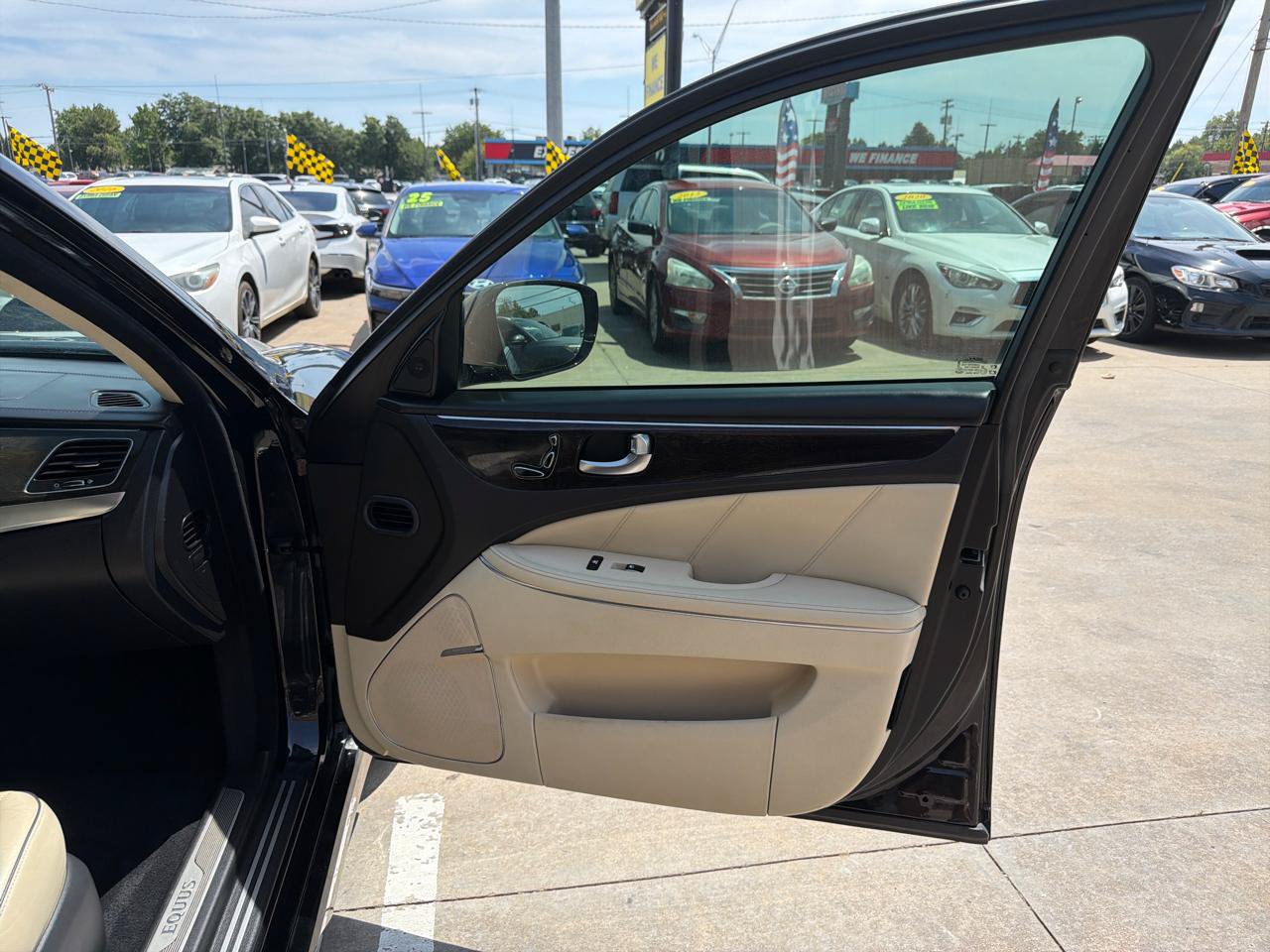 Used 2016 Hyundai Equus Signature RWD image 27