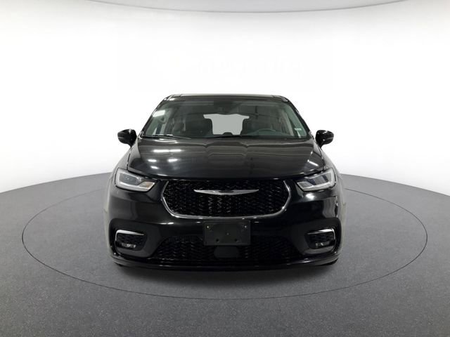 Used 2024 Chrysler Pacifica Limited FWD image 2