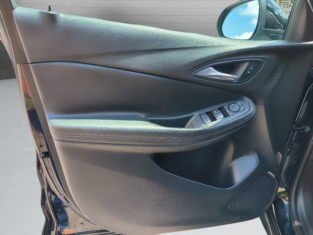 Used 2021 Buick Encore GX Preferred w/ Cold Weather Comfort Package image 10