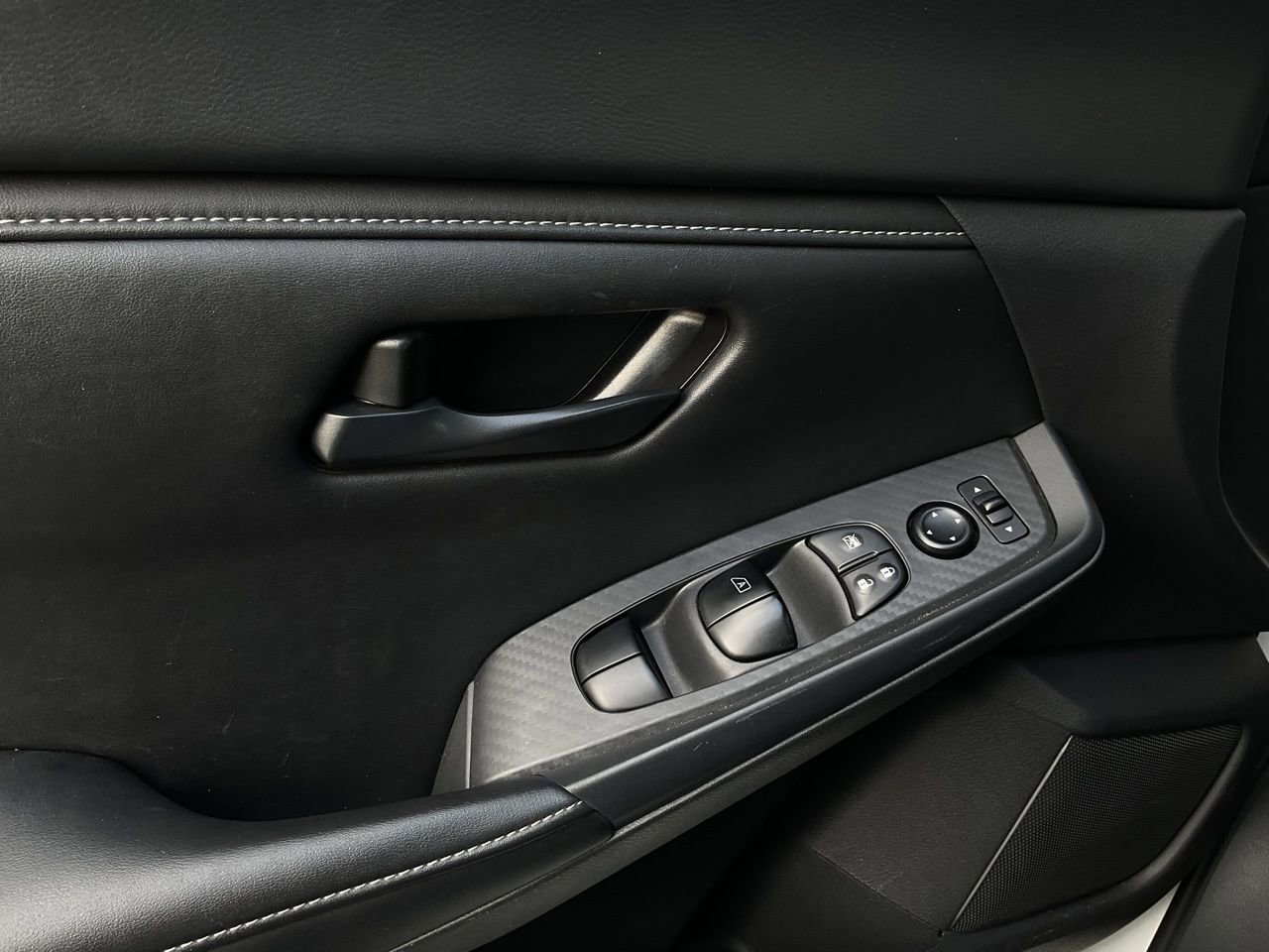 Used 2025 Nissan Sentra S FWD image 19