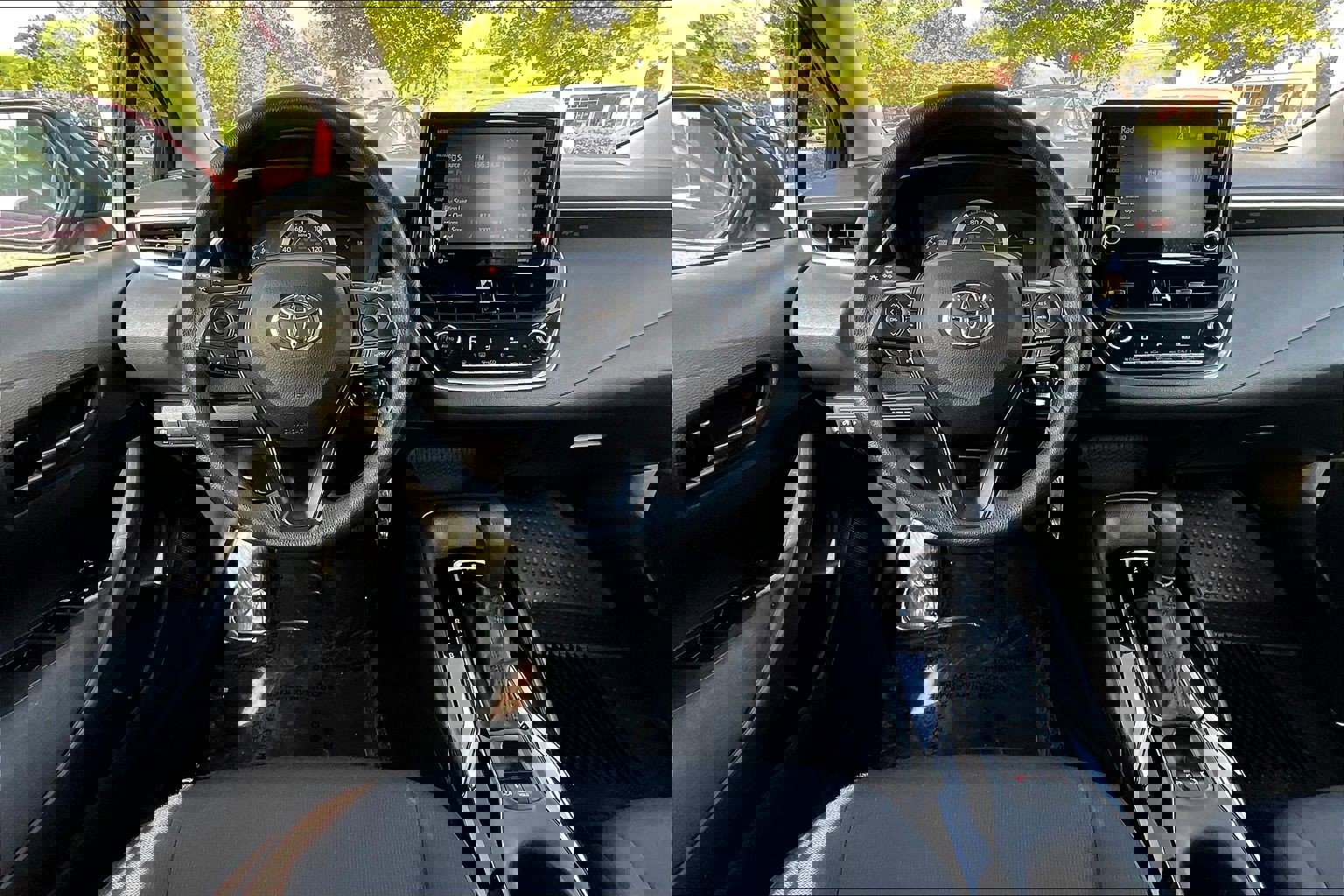 Used 2022 Toyota Corolla LE FWD image 5