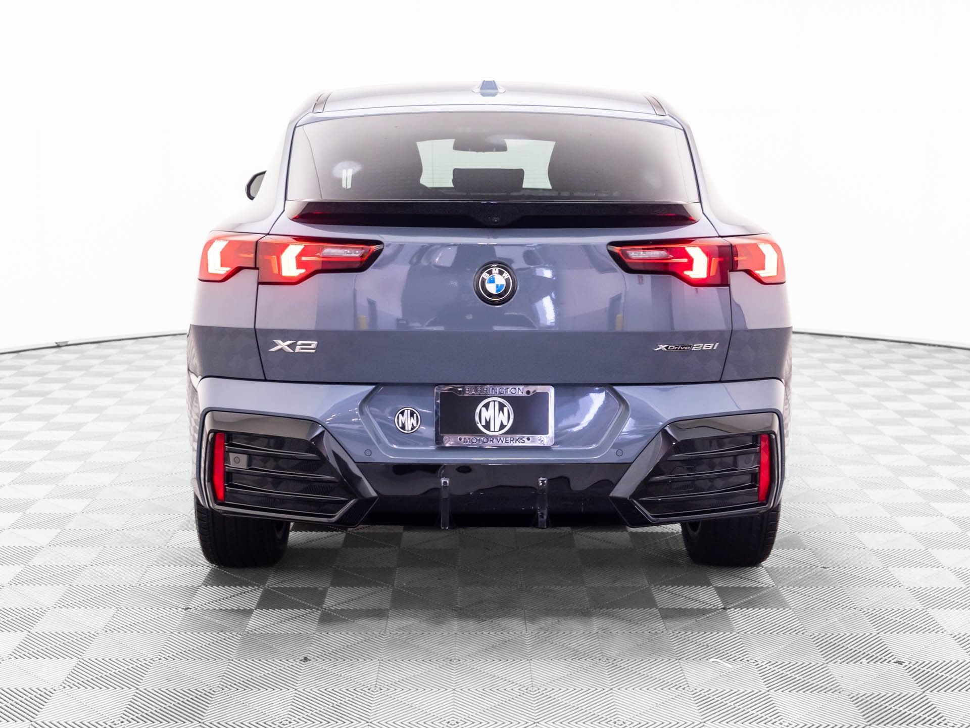 Certified 2025 BMW X2 xDrive28i AWD/4WD image 4