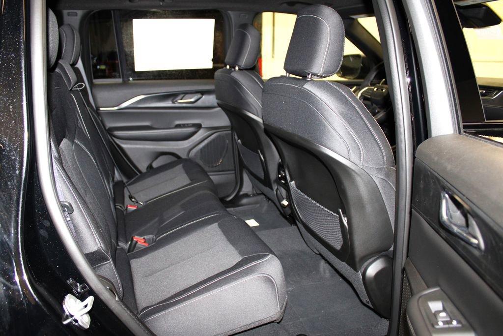 New 2026 Jeep Grand Cherokee Laredo image 31