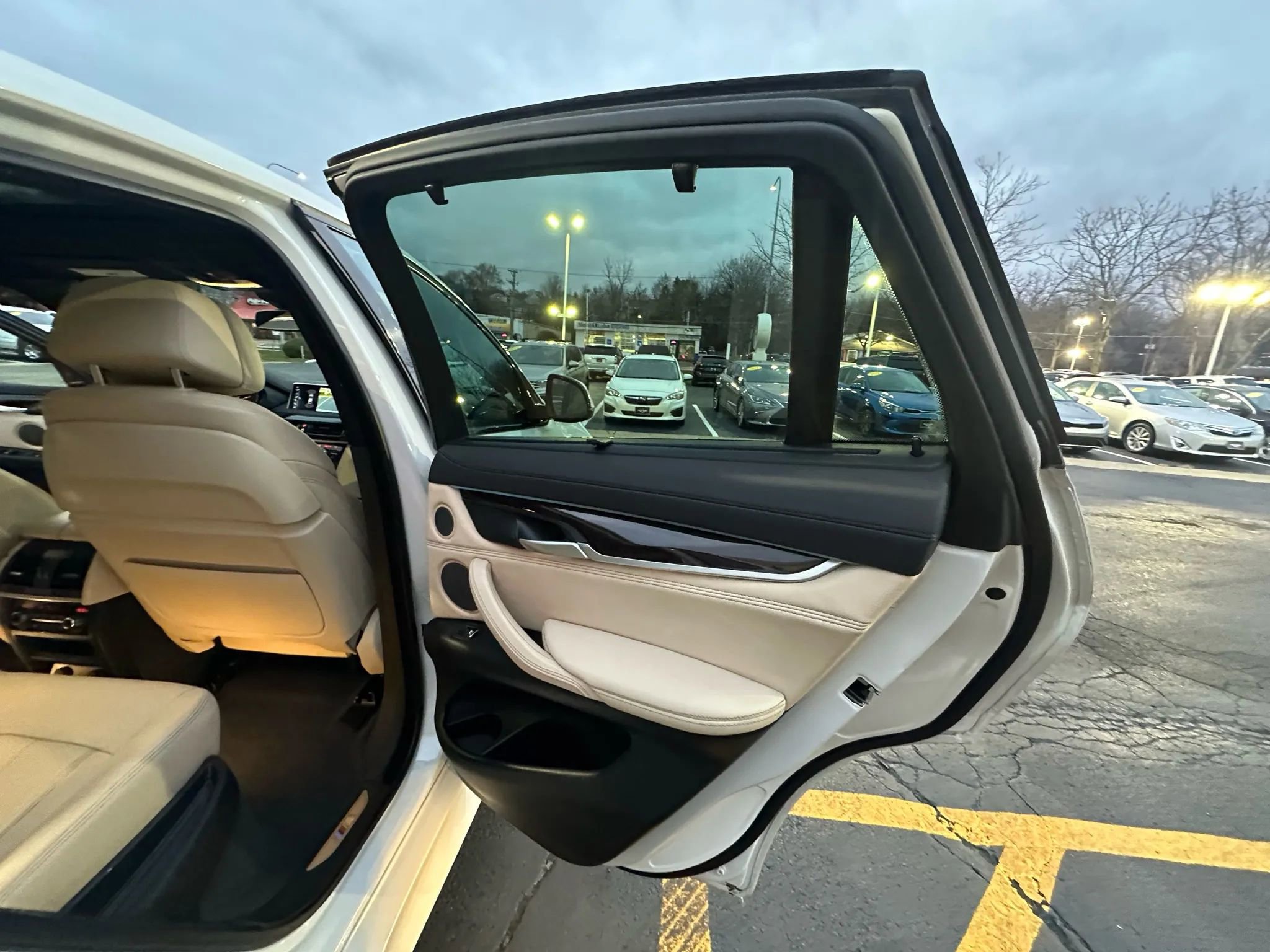 Used 2017 BMW X6 xDrive35i image 35