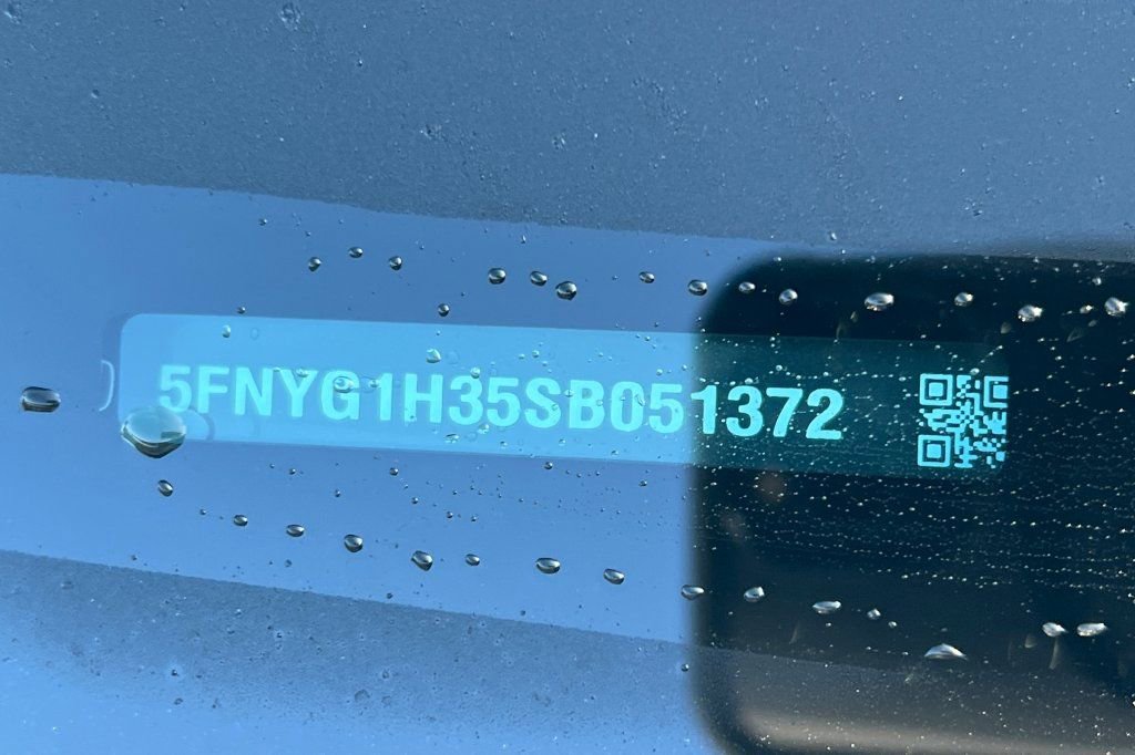 Used 2025 Honda Pilot Sport image 3