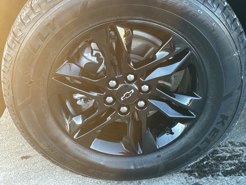 Used 2023 Chevrolet Traverse LT w/ Midnight/Sport Edition image 10