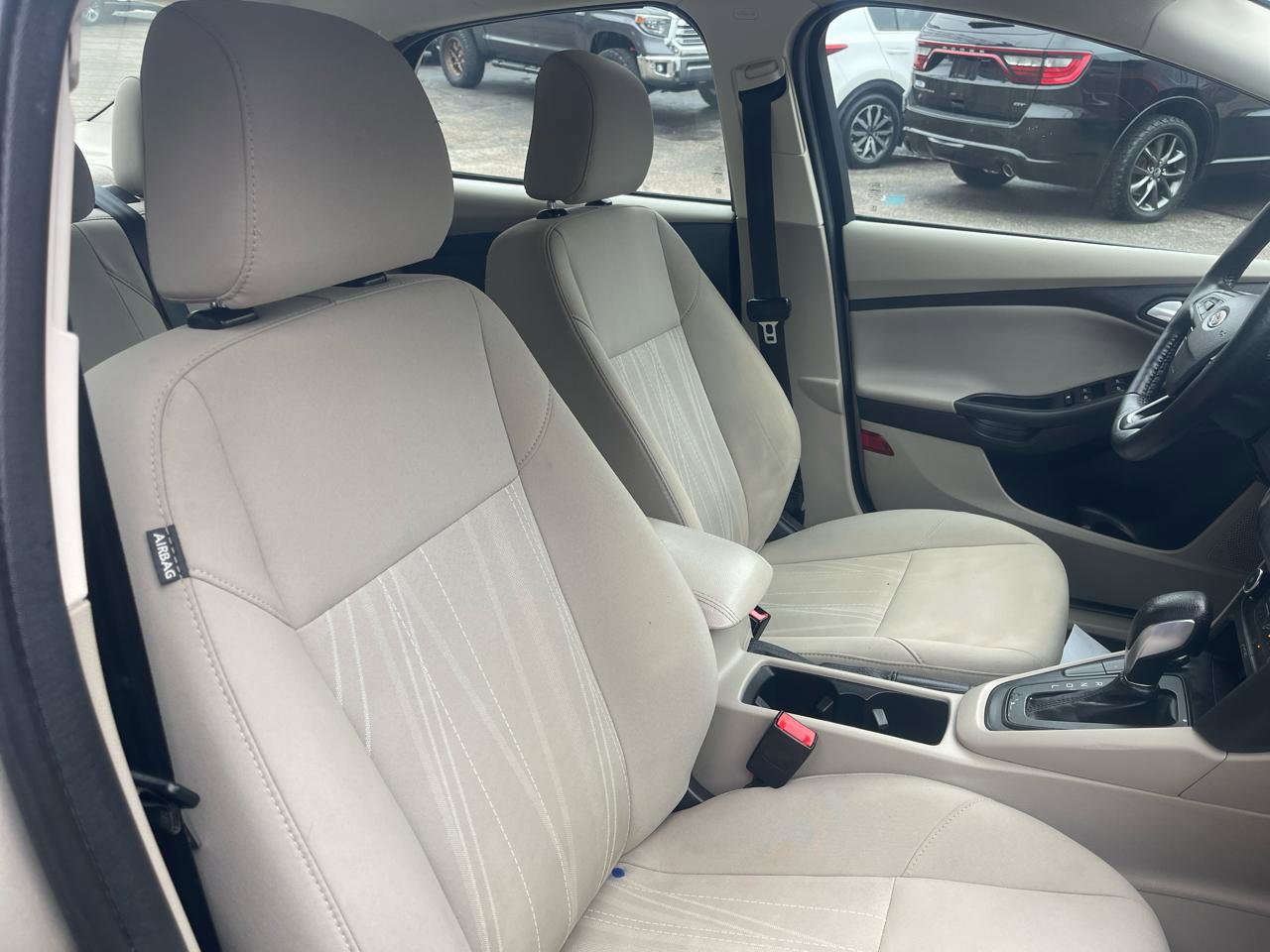 Used 2017 Ford Focus SE w/ Cold Weather Package image 18