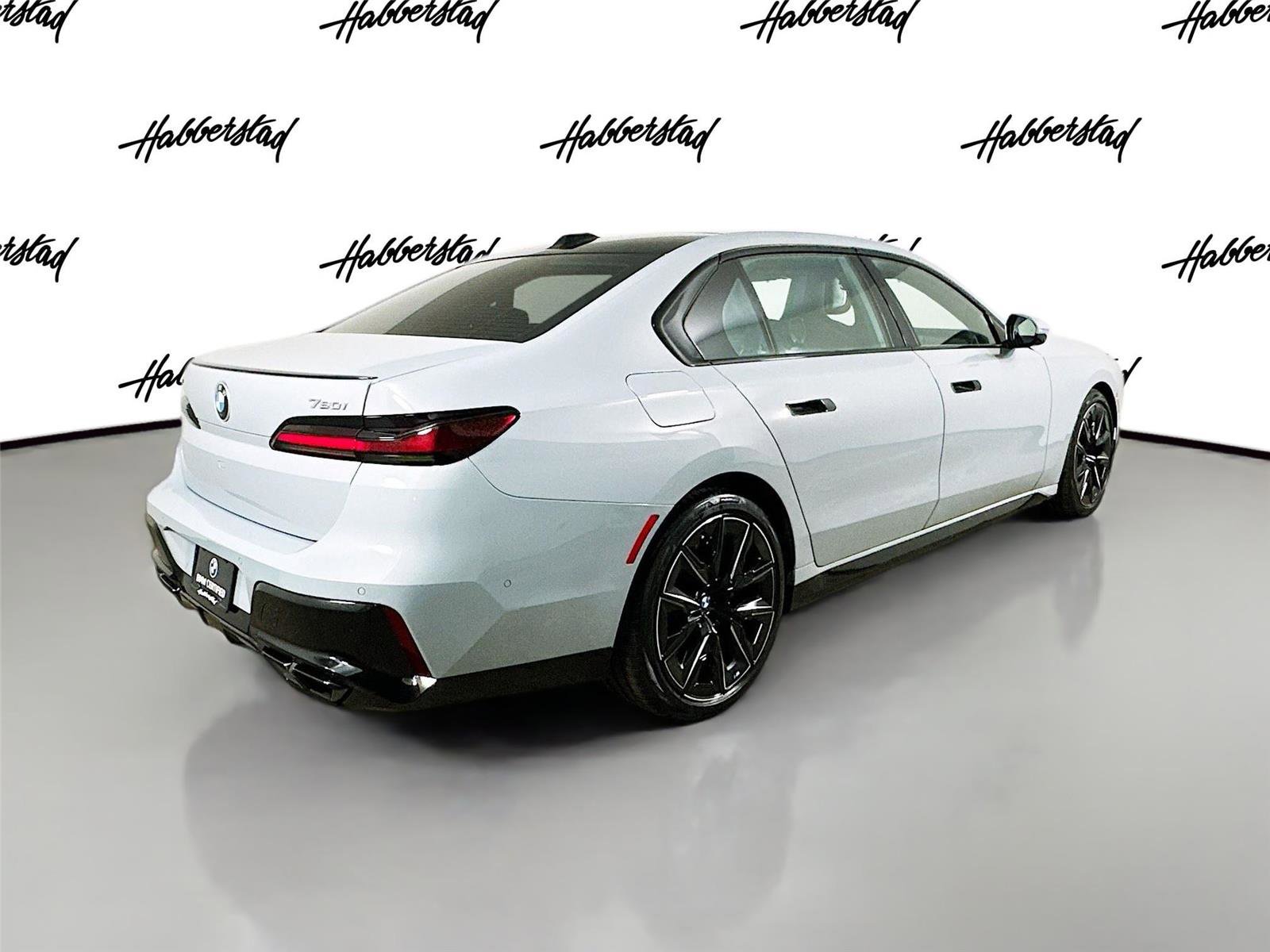 Used 2023 BMW 760i xDrive image 5