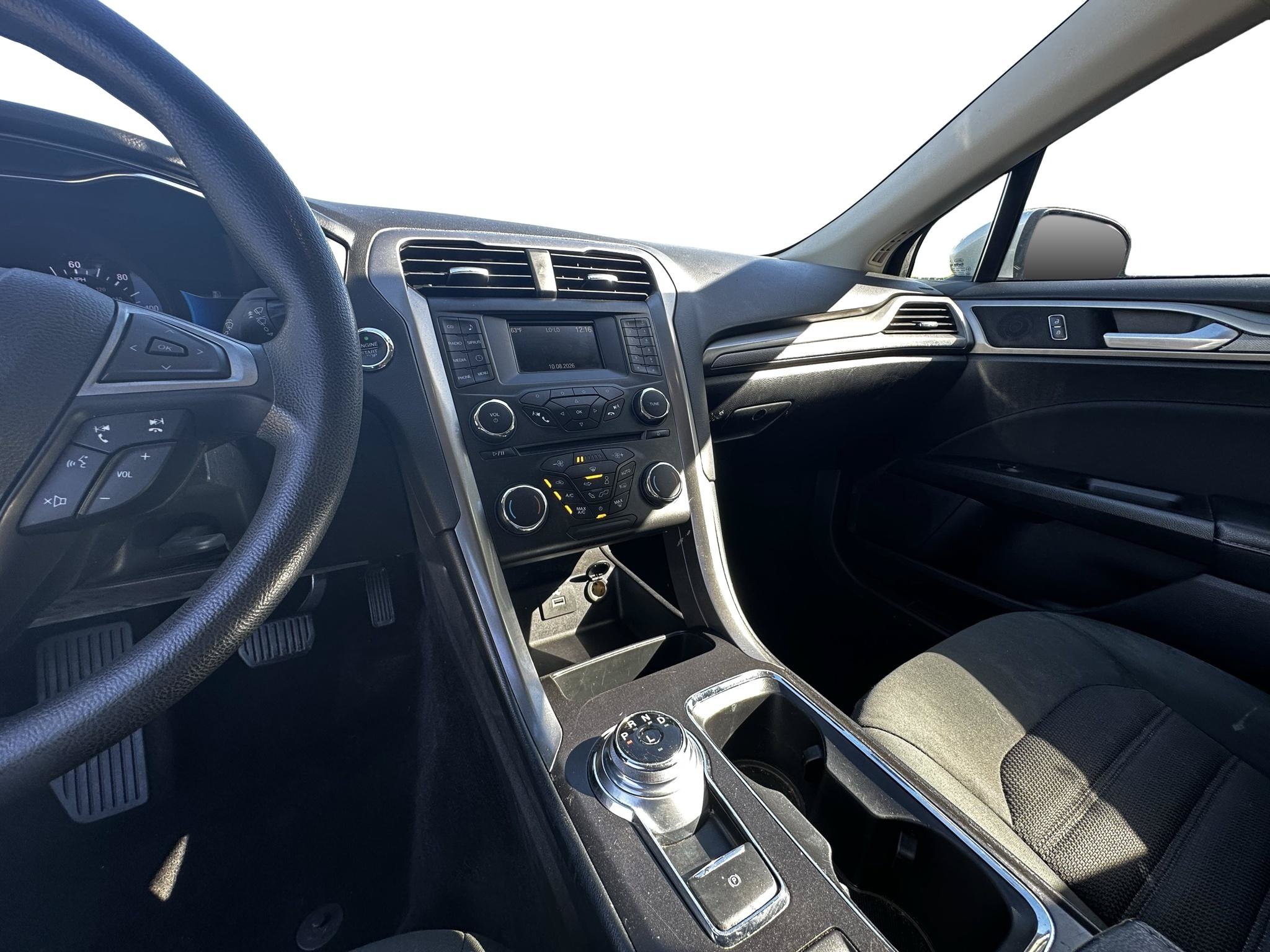 Used 2018 Ford Fusion SE FWD image 17
