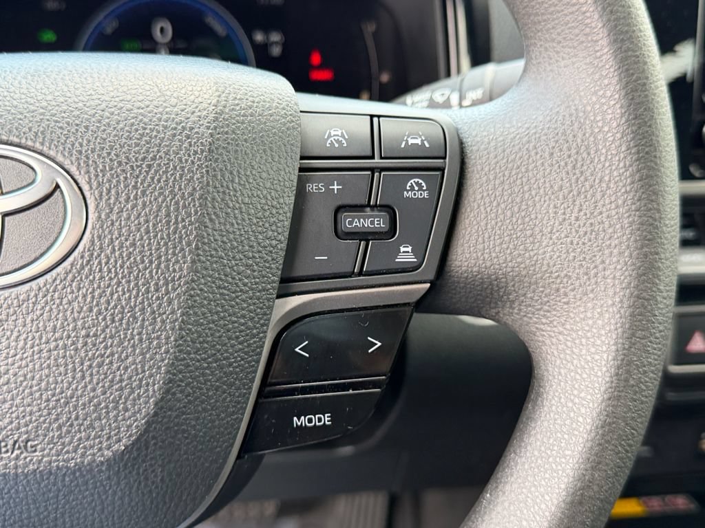 Used 2025 Toyota Camry LE FWD image 20