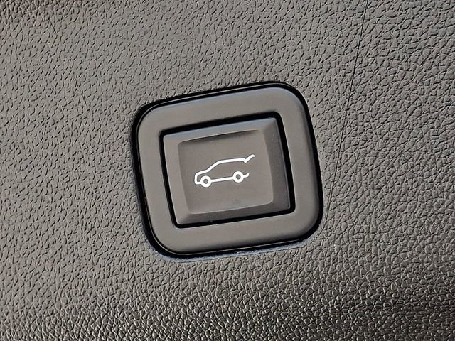 Used 2024 Chevrolet Tahoe Premier AWD/4WD image 34