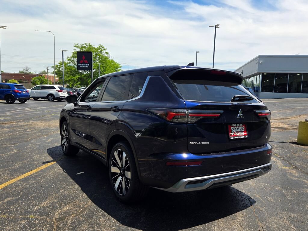 New 2026 Mitsubishi Outlander SE AWD/4WD image 12
