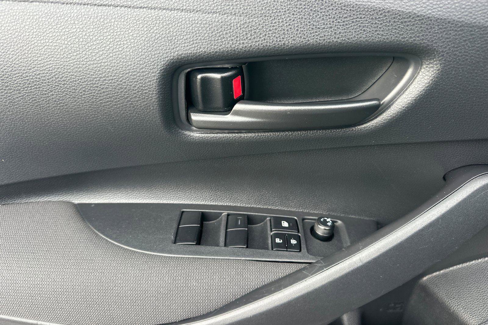 Used 2025 Toyota Corolla LE image 10