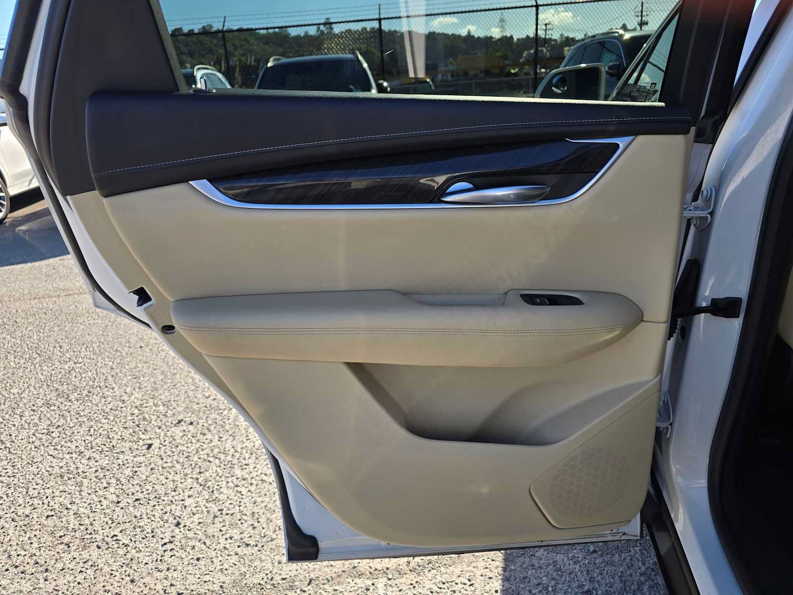 Used 2018 Cadillac XT5 FWD image 13
