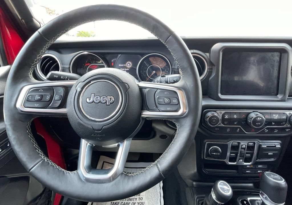 Used 2019 Jeep Wrangler Unlimited Sahara AWD/4WD image 17