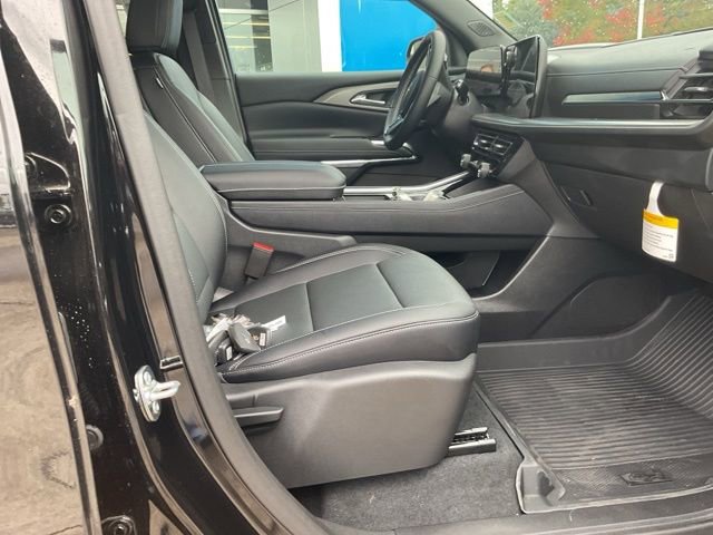 New 2025 Chevrolet Traverse LT w/ Enhanced Driving Package image 17