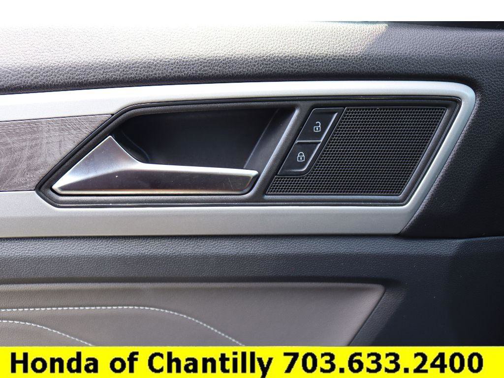 Used 2021 Volkswagen Atlas Cross Sport SE image 22