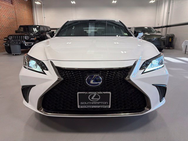 Used 2022 Lexus ES 300h F Sport w/ Accessory Package FWD image 2